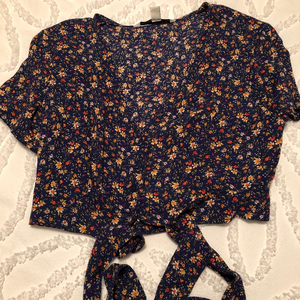 American Eagle crop top
